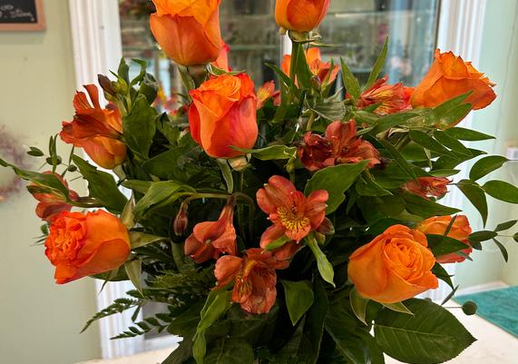 Vase Arrangement Orange Roses & Alstromeria